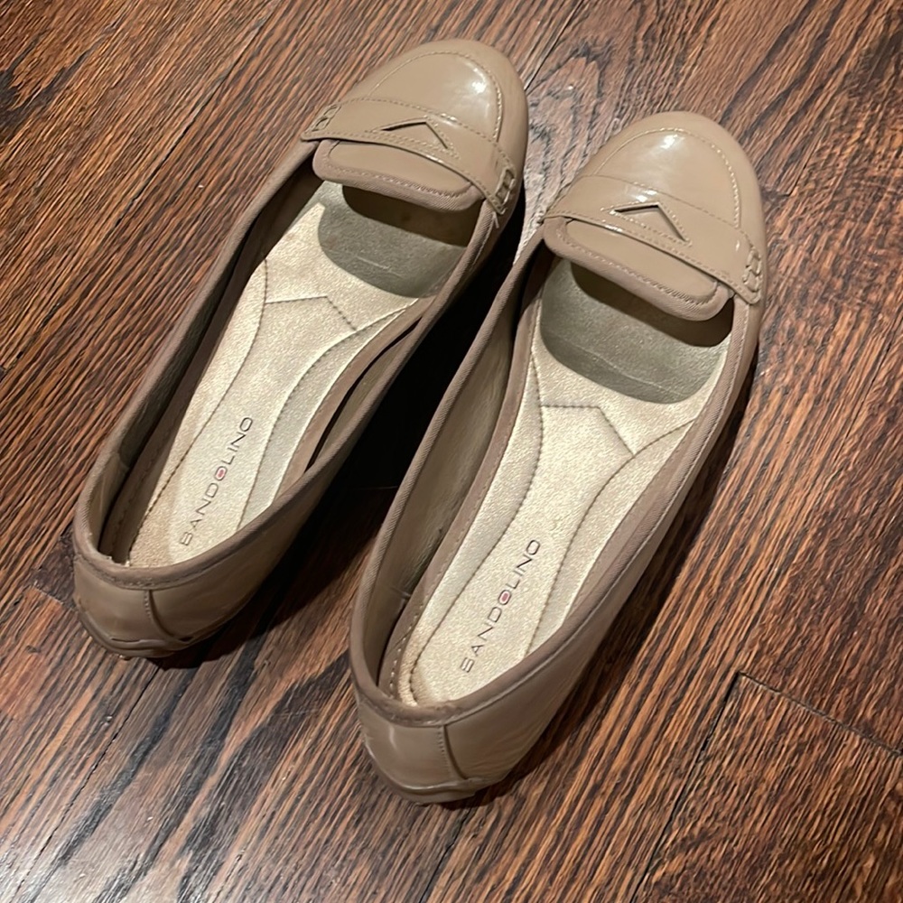 Bandolino Flats- Tan Patent Leather (7.5)